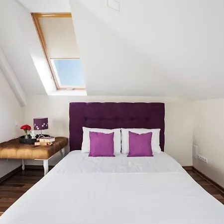 Chik Chirik House Apartment Prague