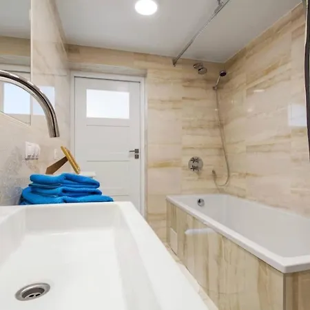 Chik Chirik House Apartment